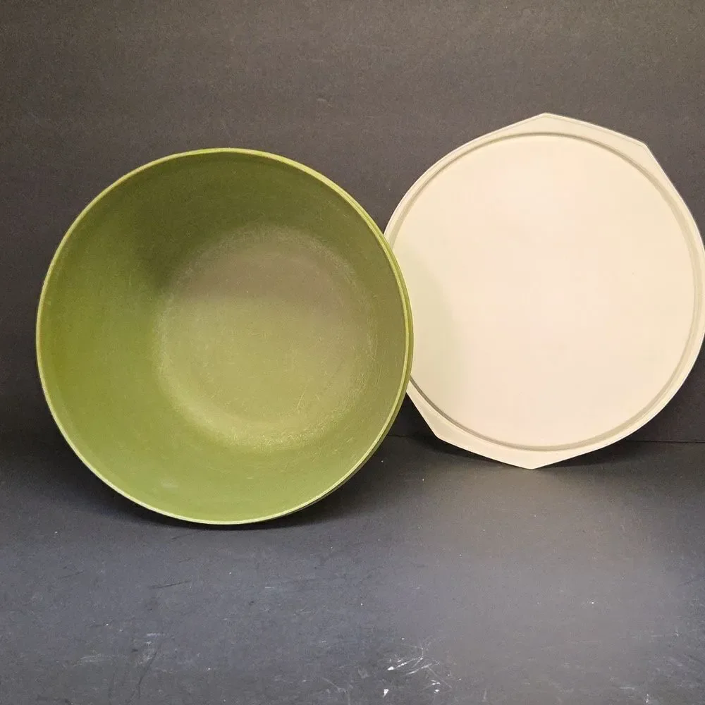 Rubbermaid Green 12-Cup Container And A ‎ Tupperware Brown Canister
